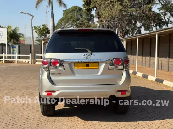 Picture of Toyota Fortuner 2015