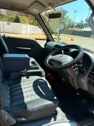 Picture of Mazda Bongo 2016