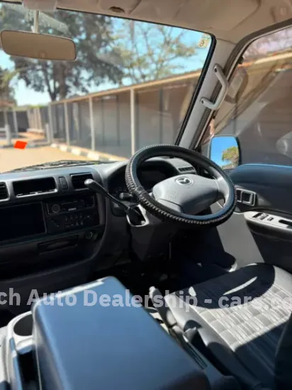 Picture of Mazda Bongo 2016