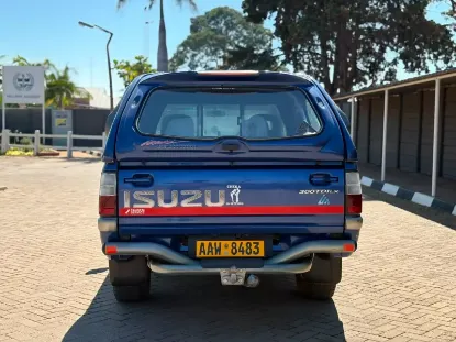 Picture of Isuzu KB300 2002