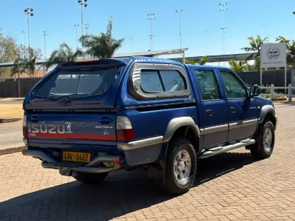 Picture of Isuzu KB300 2002