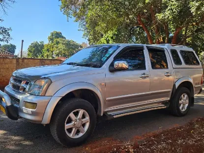 Picture of Isuzu KB300 2011