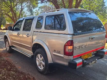 Picture of Isuzu KB300 2011
