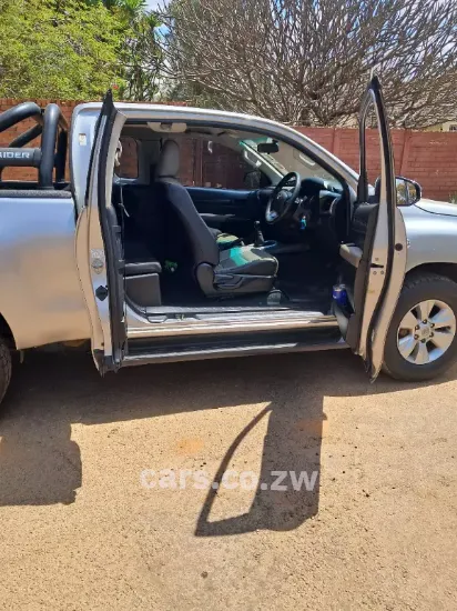 Picture of Toyota Hilux Revo 2016