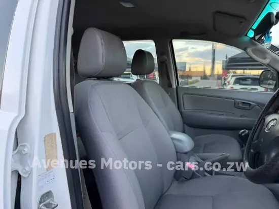 Picture of Toyota Hilux 2011