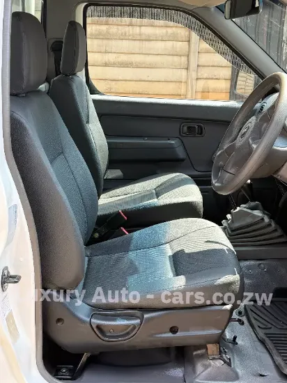 Picture of Nissan NP300 2017