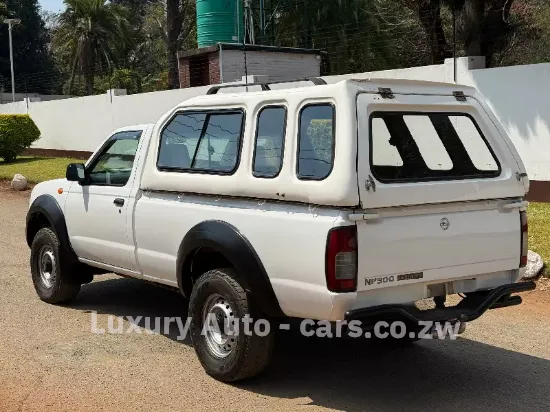 Picture of Nissan NP300 2017