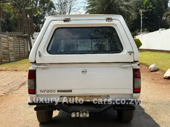 Picture of Nissan NP300 2017