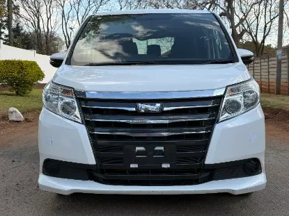 Picture of Toyota Noah 2017