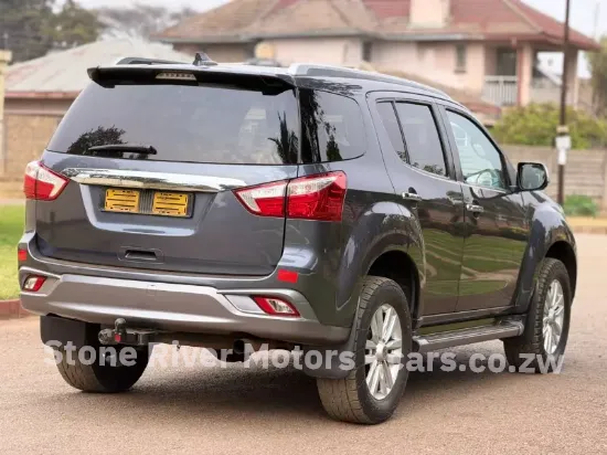 Picture of Isuzu Mu-X 2019