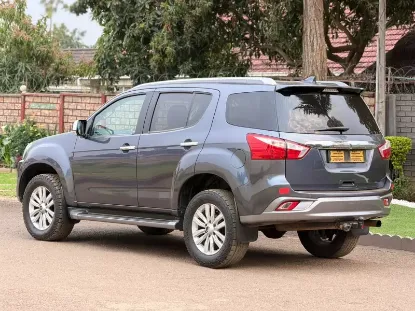 Picture of Isuzu Mu-X 2019