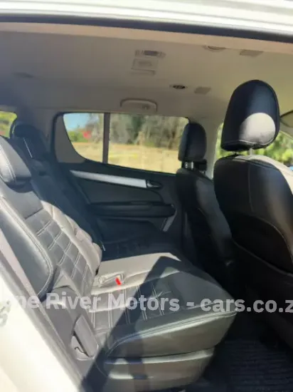 Picture of Isuzu Mu-X 2019