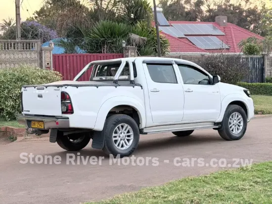 Picture of Toyota Hilux 2013