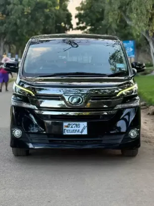 Picture of Toyota Vellfire 2017