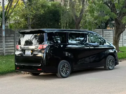 Picture of Toyota Vellfire 2017