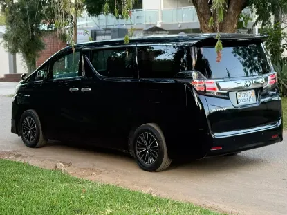 Picture of Toyota Vellfire 2017