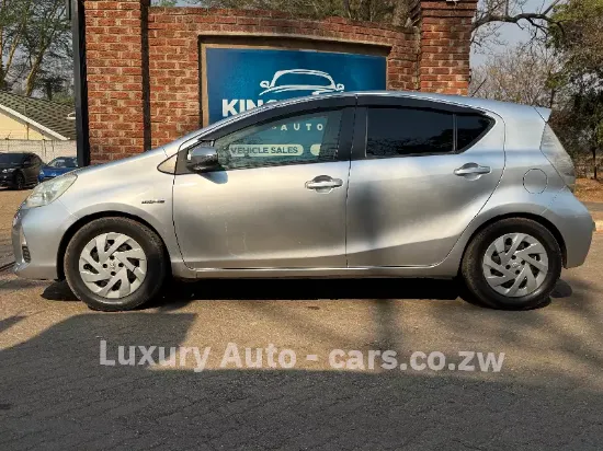Picture of Toyota Aqua 2014