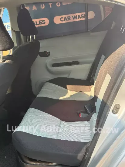 Picture of Toyota Aqua 2014
