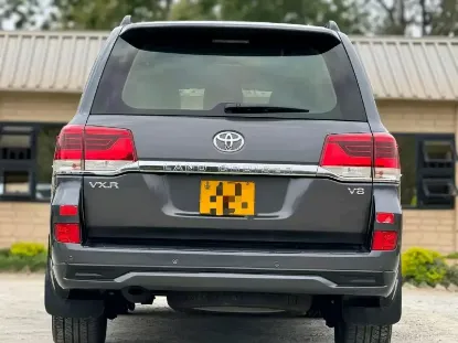 Picture of Toyota Land Cruiser 2017