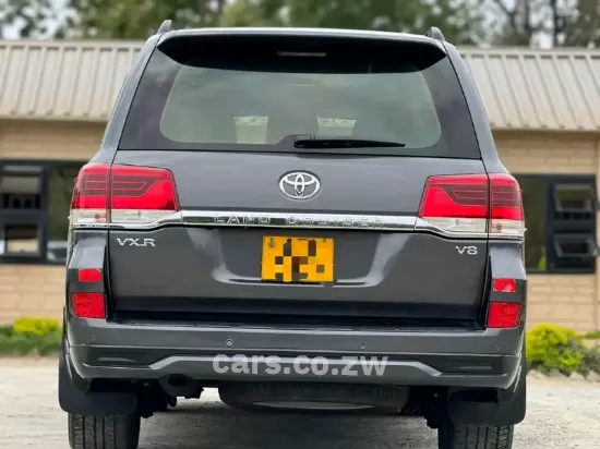 Picture of Toyota Land Cruiser 2017