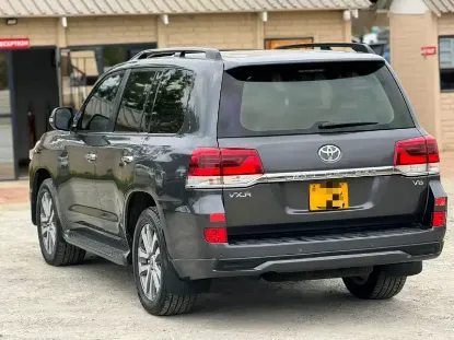 Picture of Toyota Land Cruiser 2017