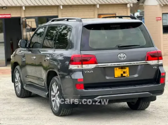 Picture of Toyota Land Cruiser 2017