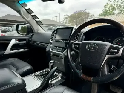 Picture of Toyota Land Cruiser 2017