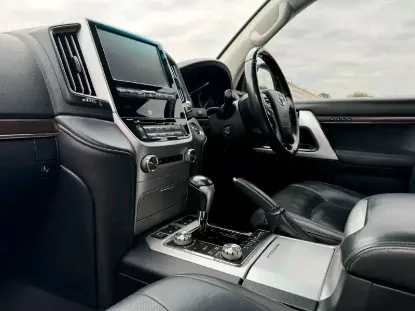 Picture of Toyota Land Cruiser 2017