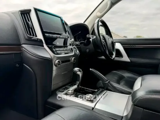 Picture of Toyota Land Cruiser 2017