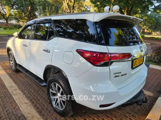 Picture of Toyota Fortuner 2017