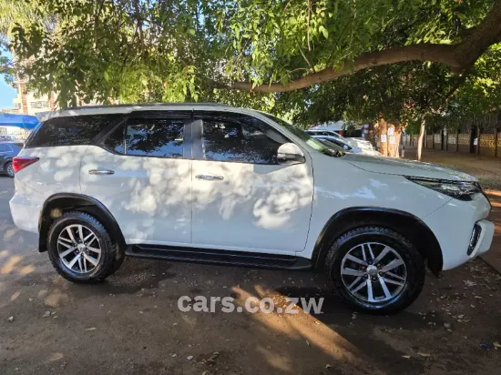Picture of Toyota Fortuner 2017