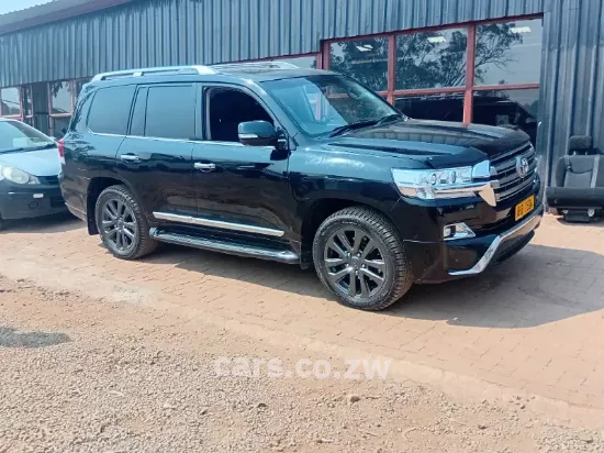 Picture of Toyota Land Cruiser 2017