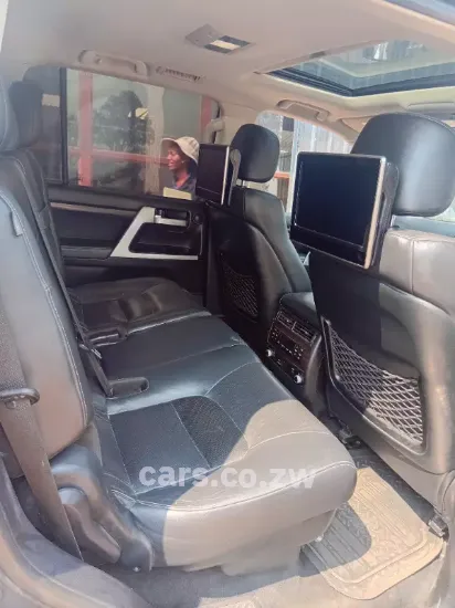 Picture of Toyota Land Cruiser 2017
