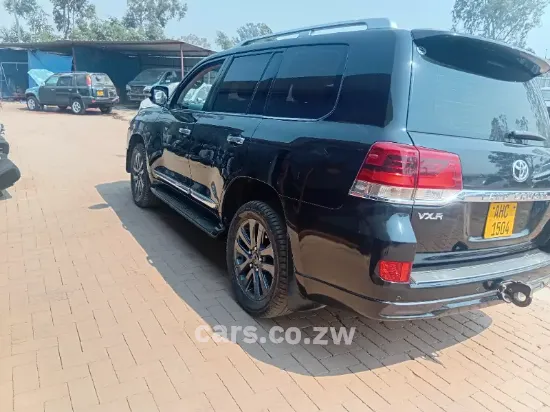 Picture of Toyota Land Cruiser 2017