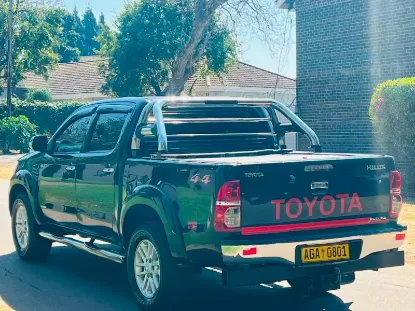 Picture of Toyota Hilux 2015