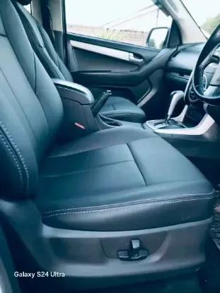 Picture of Isuzu KB300 2017