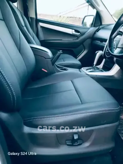 Picture of Isuzu KB300 2017