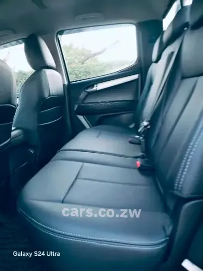 Picture of Isuzu KB300 2017