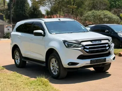 Picture of Isuzu Mu-X 2023