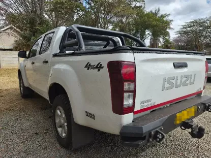 Picture of Isuzu KB250 2023