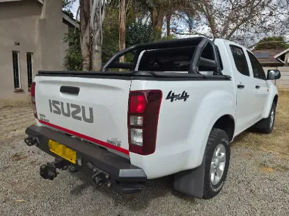Picture of Isuzu KB250 2023