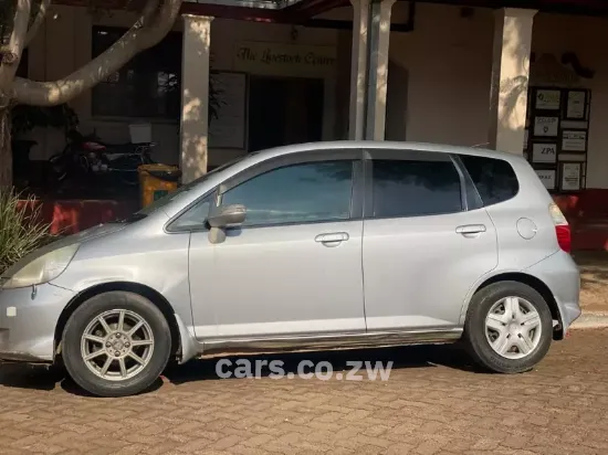 Picture of Honda Fit 2004