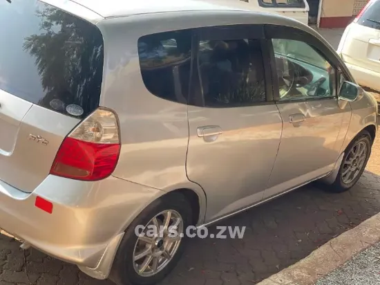 Picture of Honda Fit 2004
