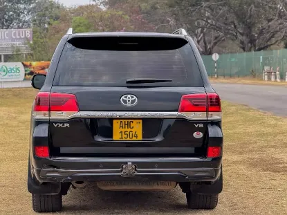 Picture of Toyota Land Cruiser 2017