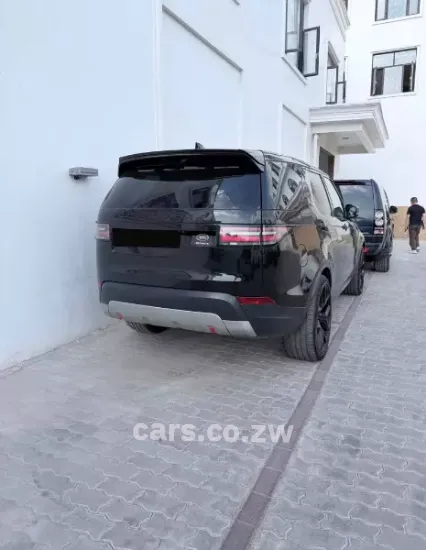 Picture of Land Rover Discovery 2020