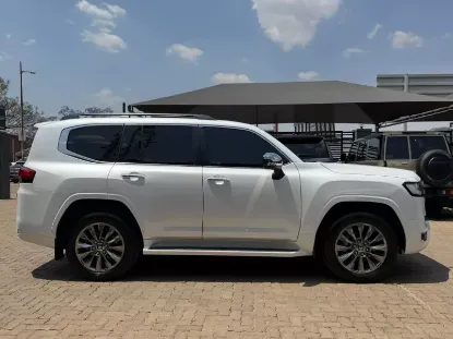 Picture of Toyota Land Cruiser 2023
