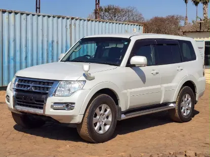 Picture of Mitsubishi Pajero 2016