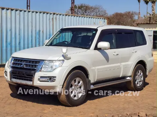 Picture of Mitsubishi Pajero 2016