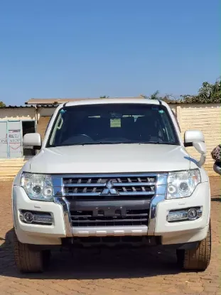 Picture of Mitsubishi Pajero 2016
