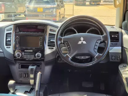 Picture of Mitsubishi Pajero 2016